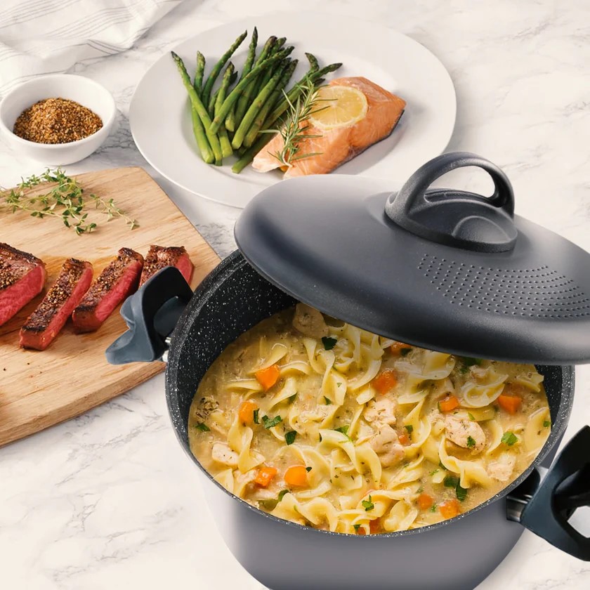 Pentola Antiaderente con Coperchio Scolapasta - Accademia Mugnano foto 5